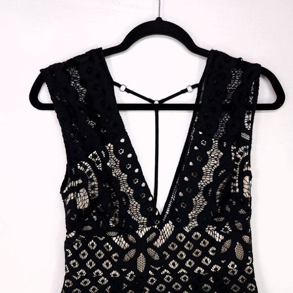 Free People One Million Lovers Mini Dress Size 4 Black Lace Overlay Low V-neck - Picture 14 of 16